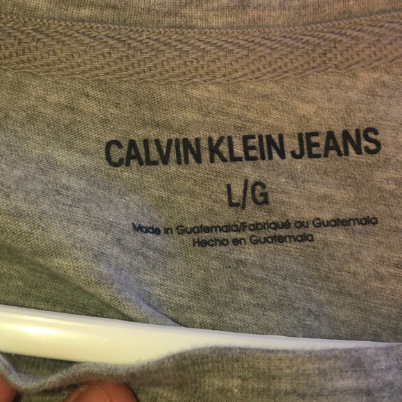 Simple tee - Picture 3 of 3